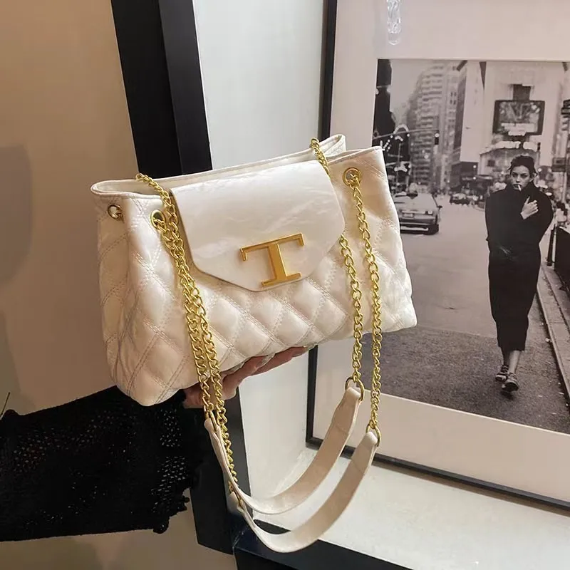

Sophisticated Handbag With European Flair, Unique High-End Craftsmanship For Women's Light Luxury Commuter Needs