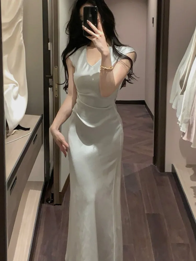 Elegante vestido Midi de satén para Mujer, traje ajustado de sirena con cuello en V, sin mangas, para fiesta de noche y graduación, Verano