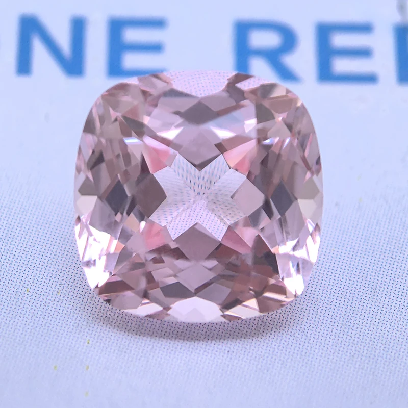 

Искусственный сапфир огранки «кушон» цвета «Морган розовый» VVS1 для изготовления ювелирных изделий своими руками: колец, ожерелий. Основные материалы на выбор. Сертификат AGL.