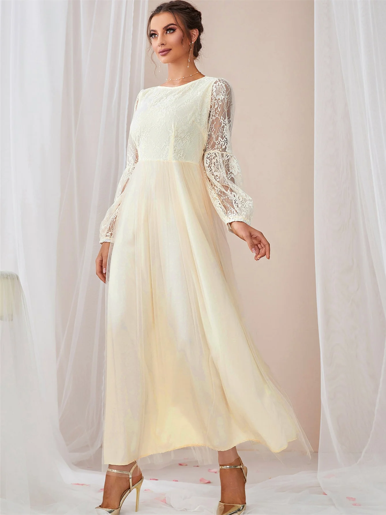 Nowość 2025 Elegancka sukienka damska z koronkowymi wstawkami i siateczką na wiosnę i lato, transgraniczna, z naturalną talią, w stylu Bliskiego Wschodu.