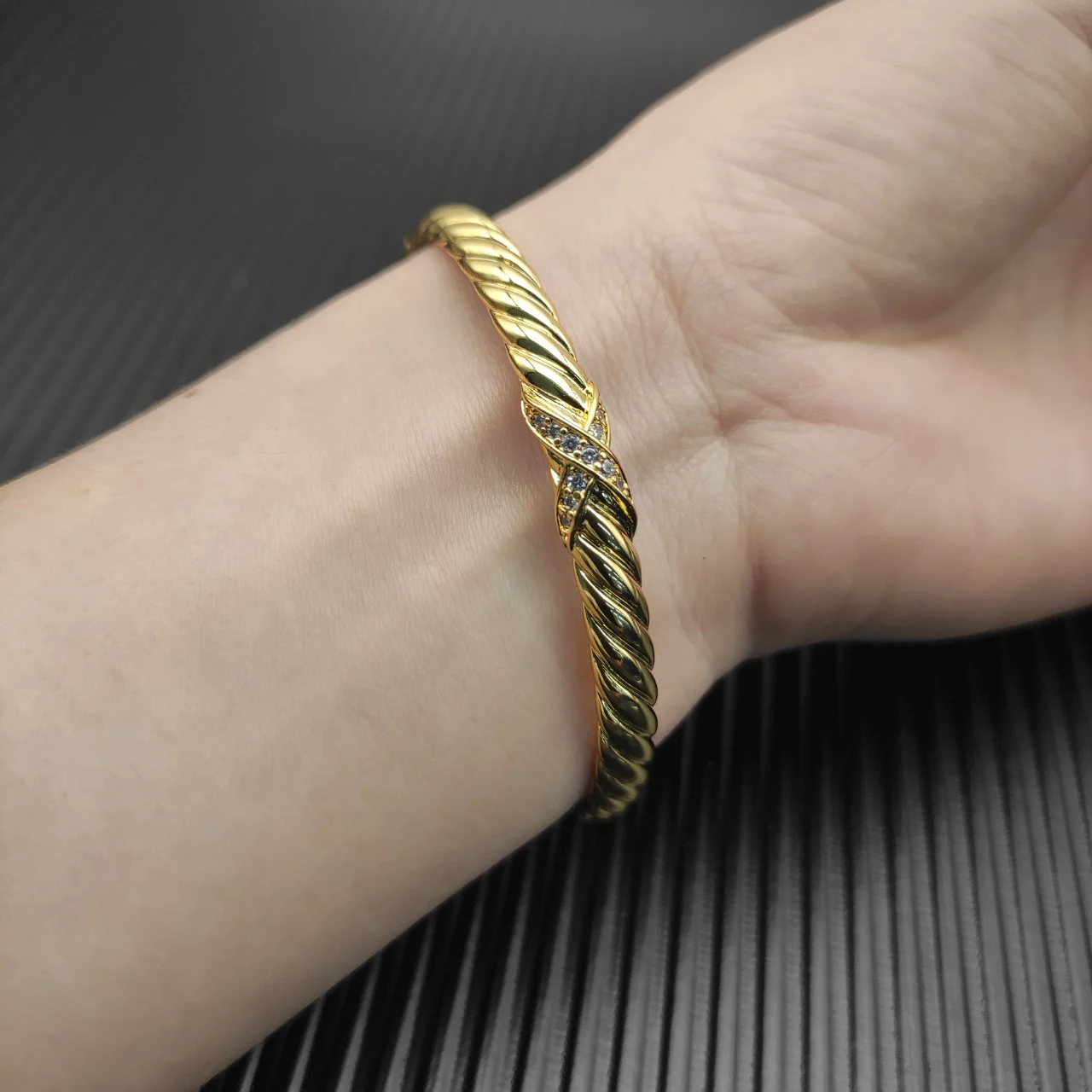 S925 Sterling Silver 6.2mm X Engraved Wave Bracelet Neutral Fashion Personality Classic Trend Retro Luxury Jewelry Party Gift