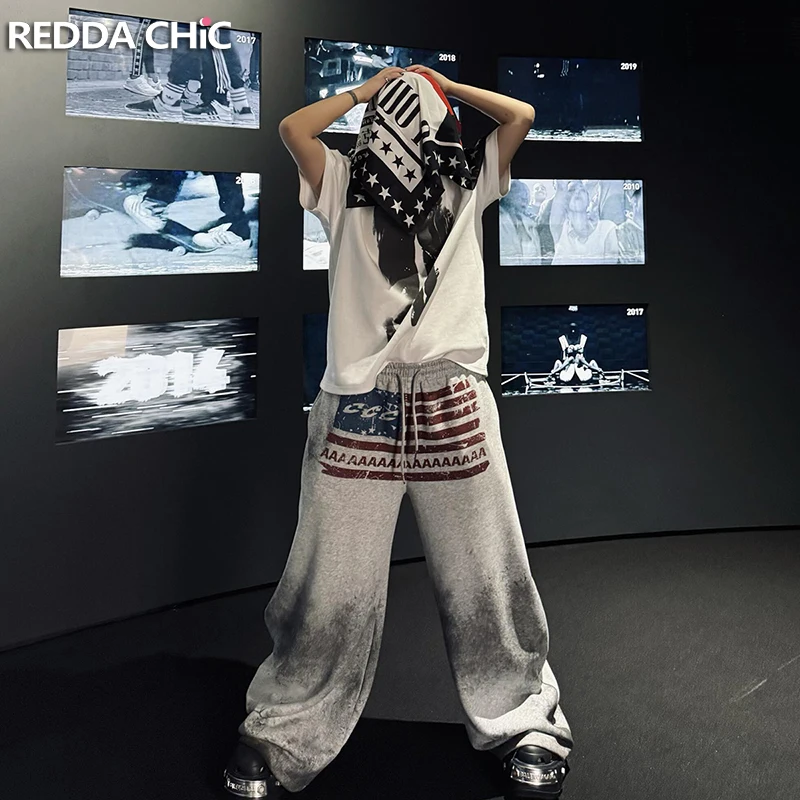 

REDDACHIC Мешковатые спортивные штаны с американским флагом, мужские джоггеры, повседневные брюки с эластичной резинкой на талии и карманами, старые грязные широкие брюки, уличная одежда в стиле хип-хоп