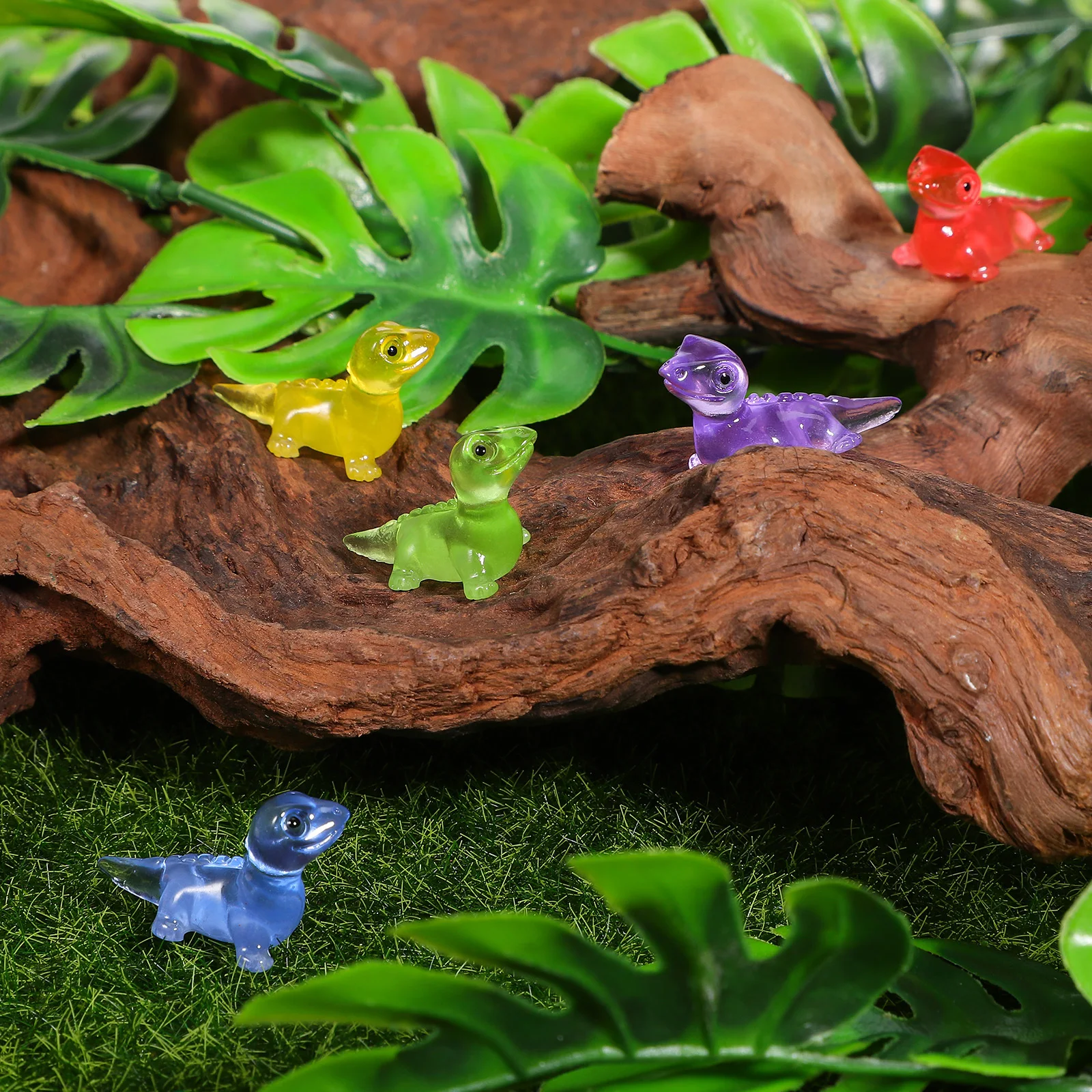 100 Stück Mini-Harz-Eidechsen, die im Dunkeln leuchten, Dekorationen, winzige bunte Harztiere, Mikrolandschaft, Bonsai-Gartenzubehör