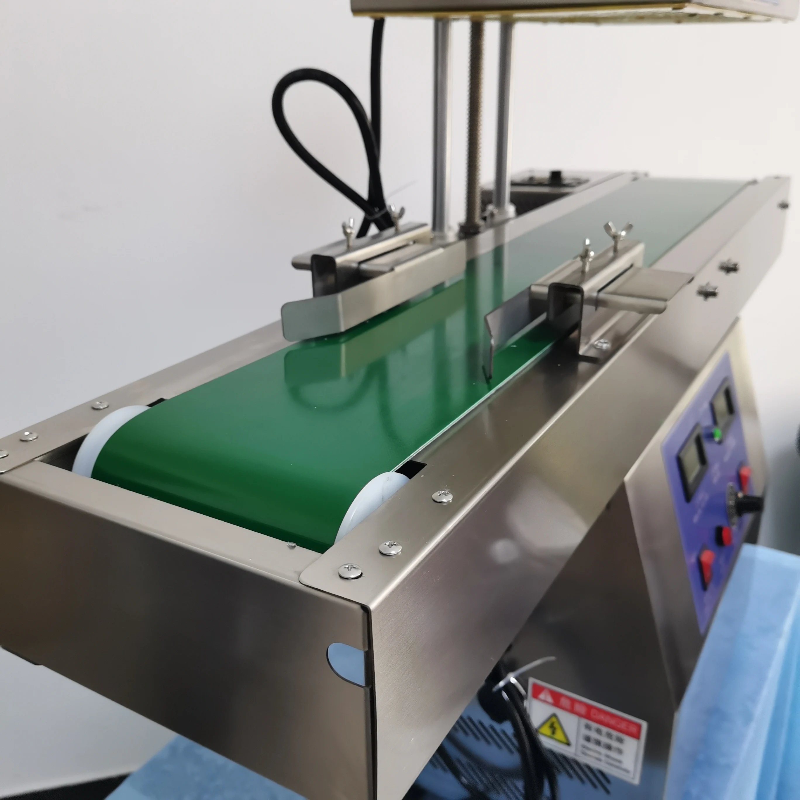 

Sealing Machine For Aluminum Foil Glass Bottle Plastic Bottle Sealing Electromagnetic Induction Aluminum Foil Sealing Machine