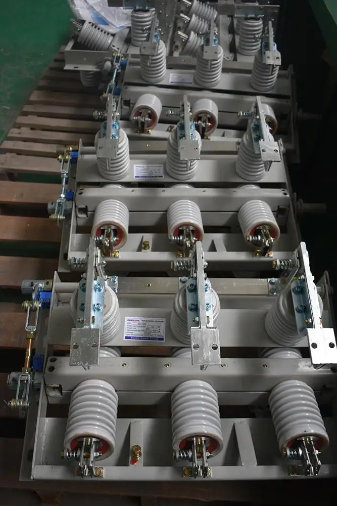 GN24-12D Indoor Isolating Switch 10kV 11kV 12kV 630A 1250A Manual Disconnecting Isolator Switch Russia Panel Board