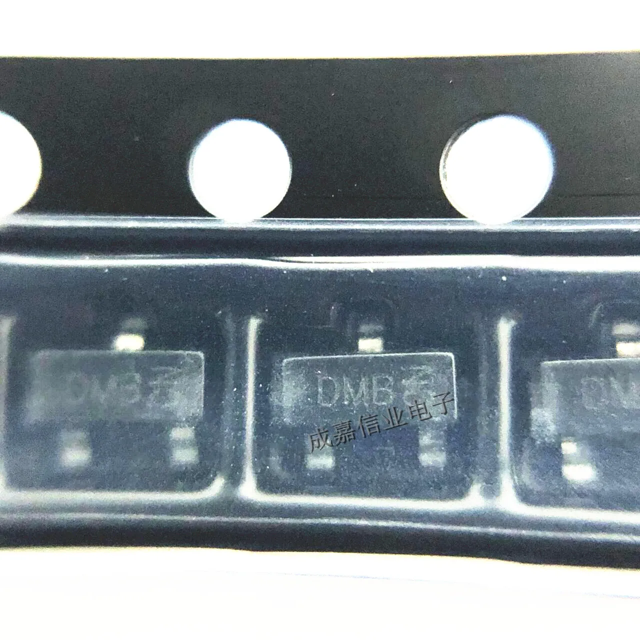 100 teile/los DMP3098L-7 sot-23-3 Markierung; dmb trans mosfet p-Kanal 30v 2.5a 3-polige Betriebs temperatur:- 55 c-3,8 c