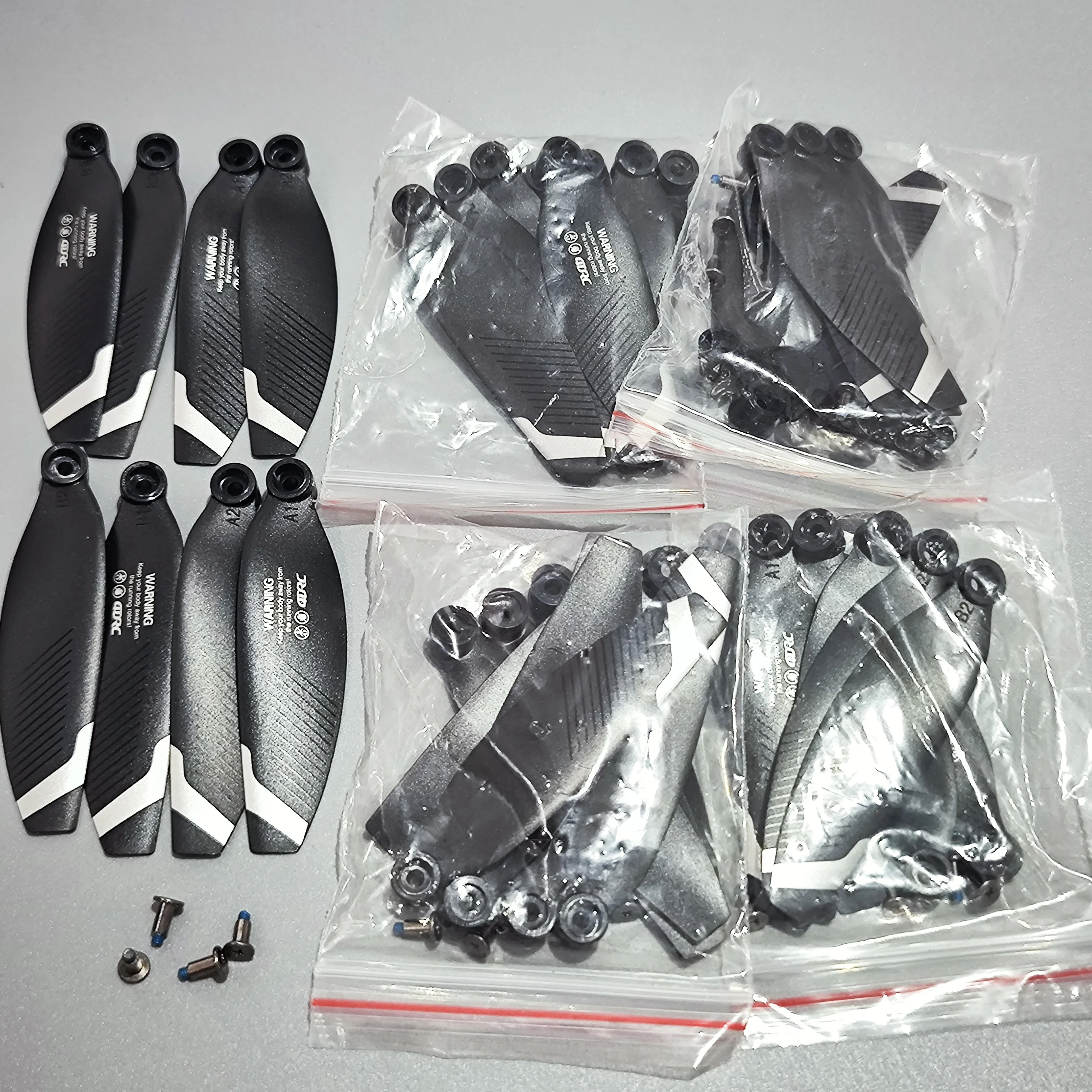

40PCS(5 Sets) M2S Foldable Drone 4D-M2S Brushless Motor RC Quadcopter Maple Leaf Wings Fan Parts 4DRC-M2S Blade Props Spare Part