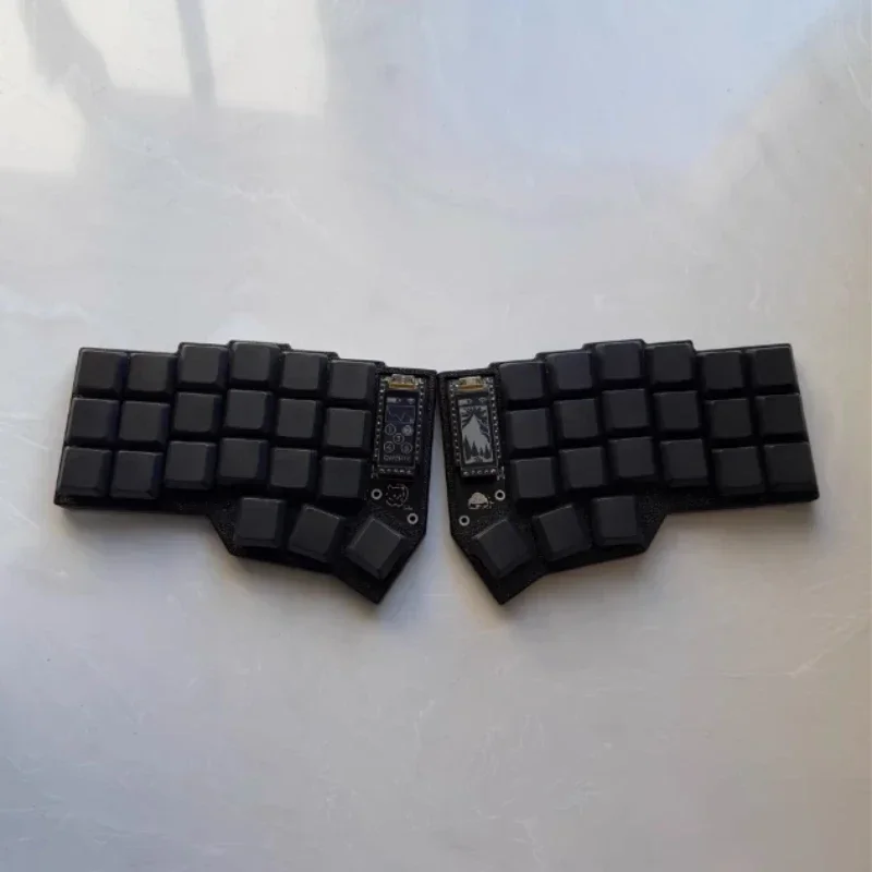 Imagem -01 - Corne com Niceview Teclado Mecânico Dividido Personalizado Zmk Bluetooth com Fio Dual-mode Split Ergo Kit de Teclado Kailh Chocv1 corne com niceview teclado mecanico dividido personalizado zmk bluetooth com fio dual mode split ergo kit de teclado kailh chocv1 01