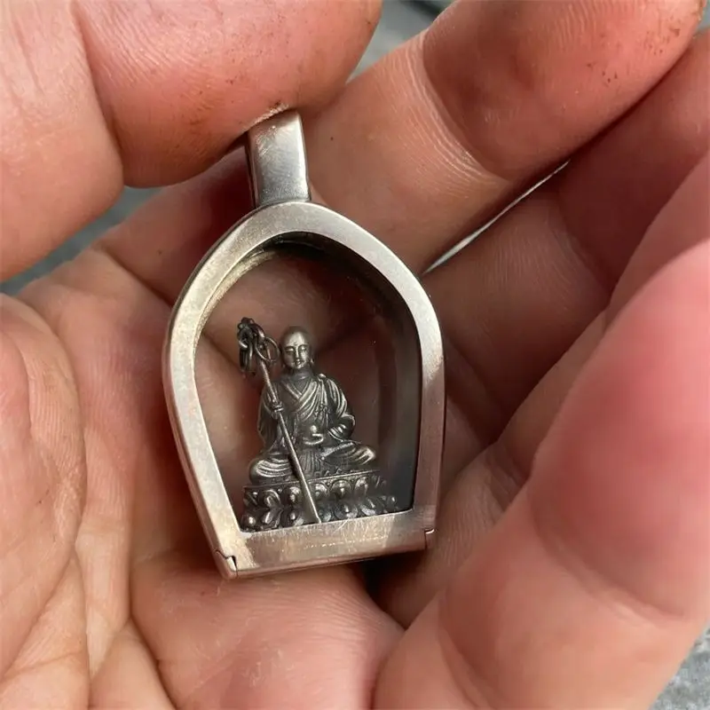 

Gawu Box Land Tibetan King Bodhisattva Pendant, Carrying Buddha Necklace, Buddha Statue, Retro Birthday Guardian Buddha Pendant