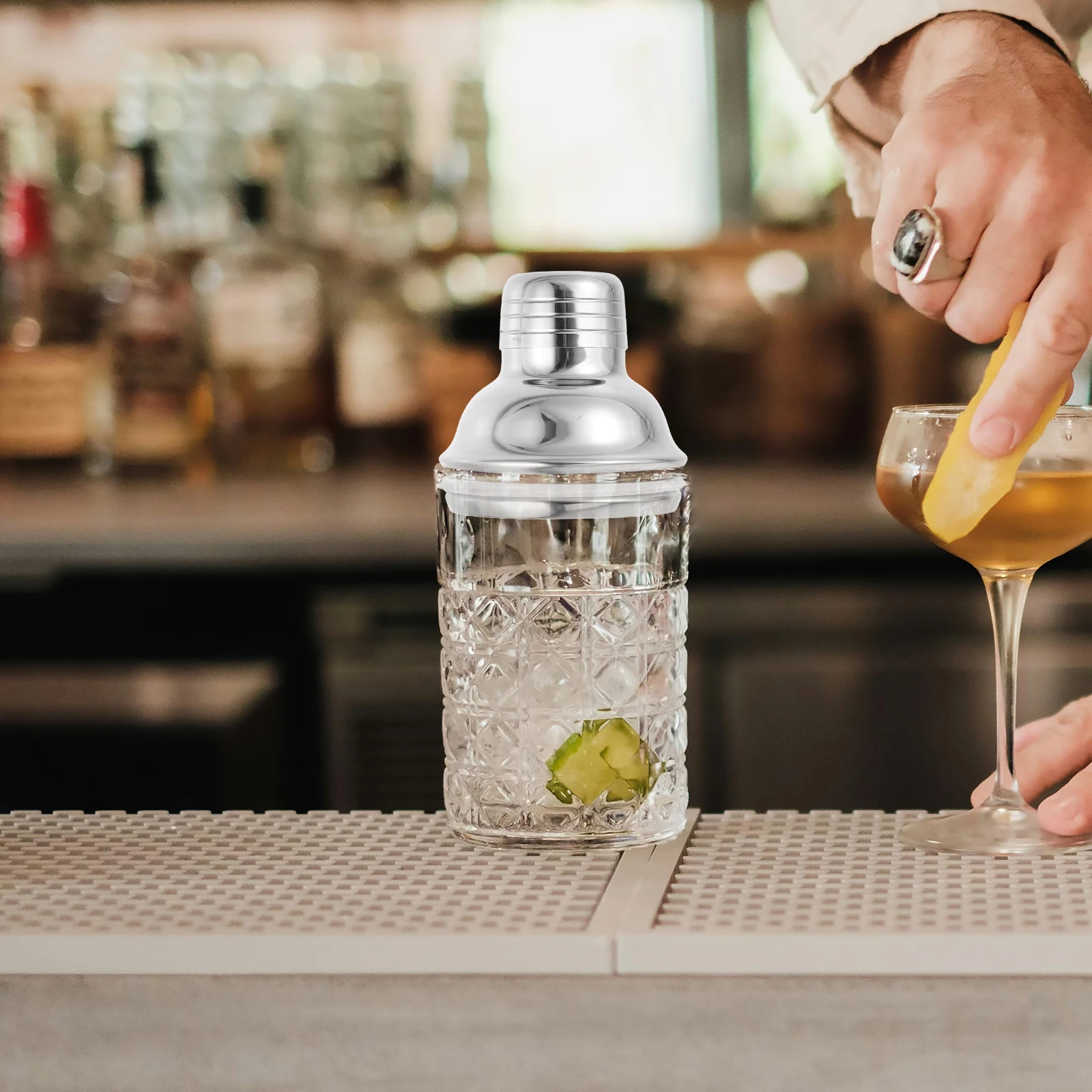 

Cocktail Shaker Lid Replacement 2.9inch Stainless Steel Pouring Cap for Beverage Service Accessories Efficient Sealing Easy