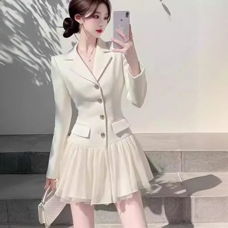 

A New French Spring and Summer Dress with A Classic Chanese-style Patchwork Suit Dress and A Stylish Pleated Skirt Fashion