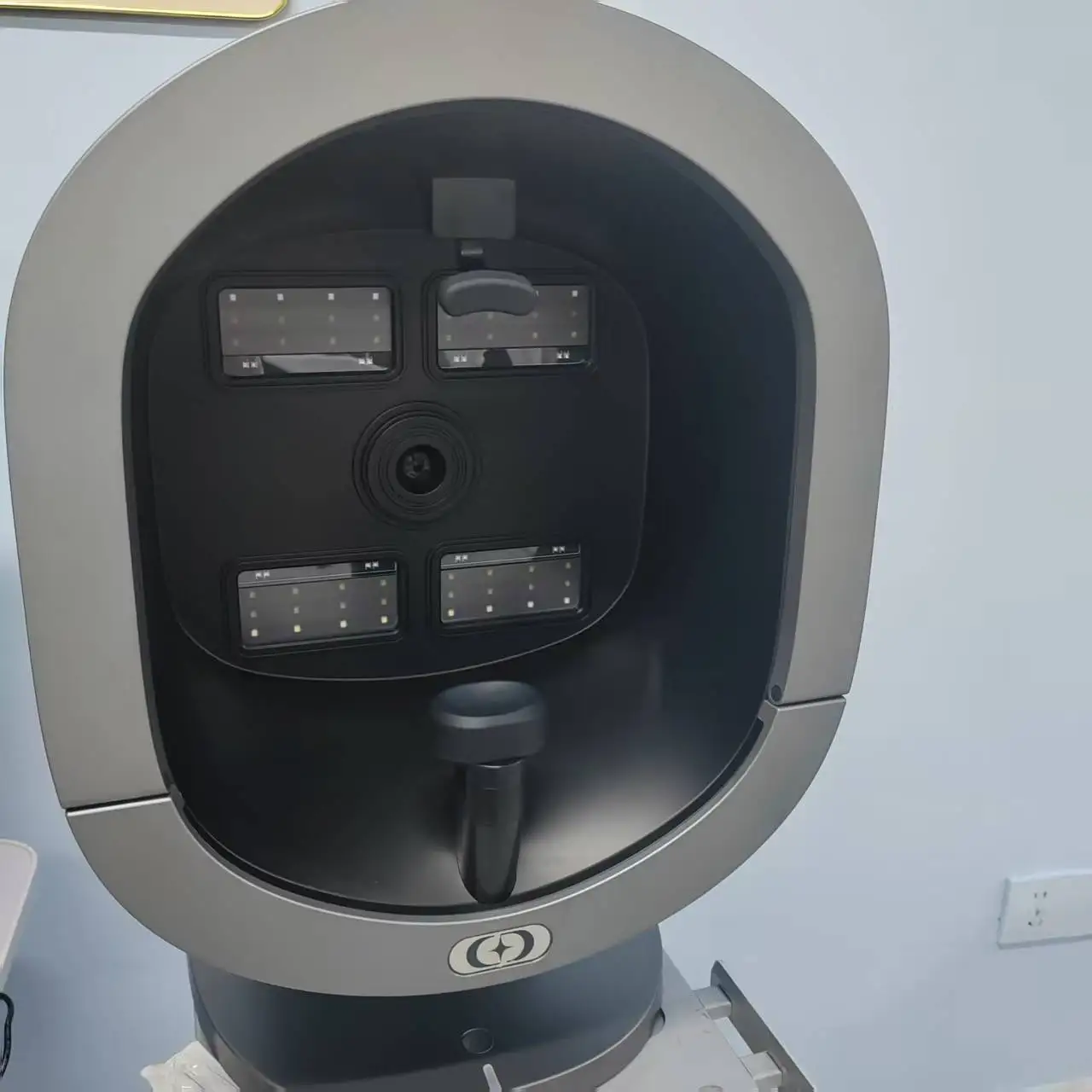 The Latest 3D AI Skin And Scalp Analyzer A Beauty Diagnostic Instrument With Microbial UV Detection Function