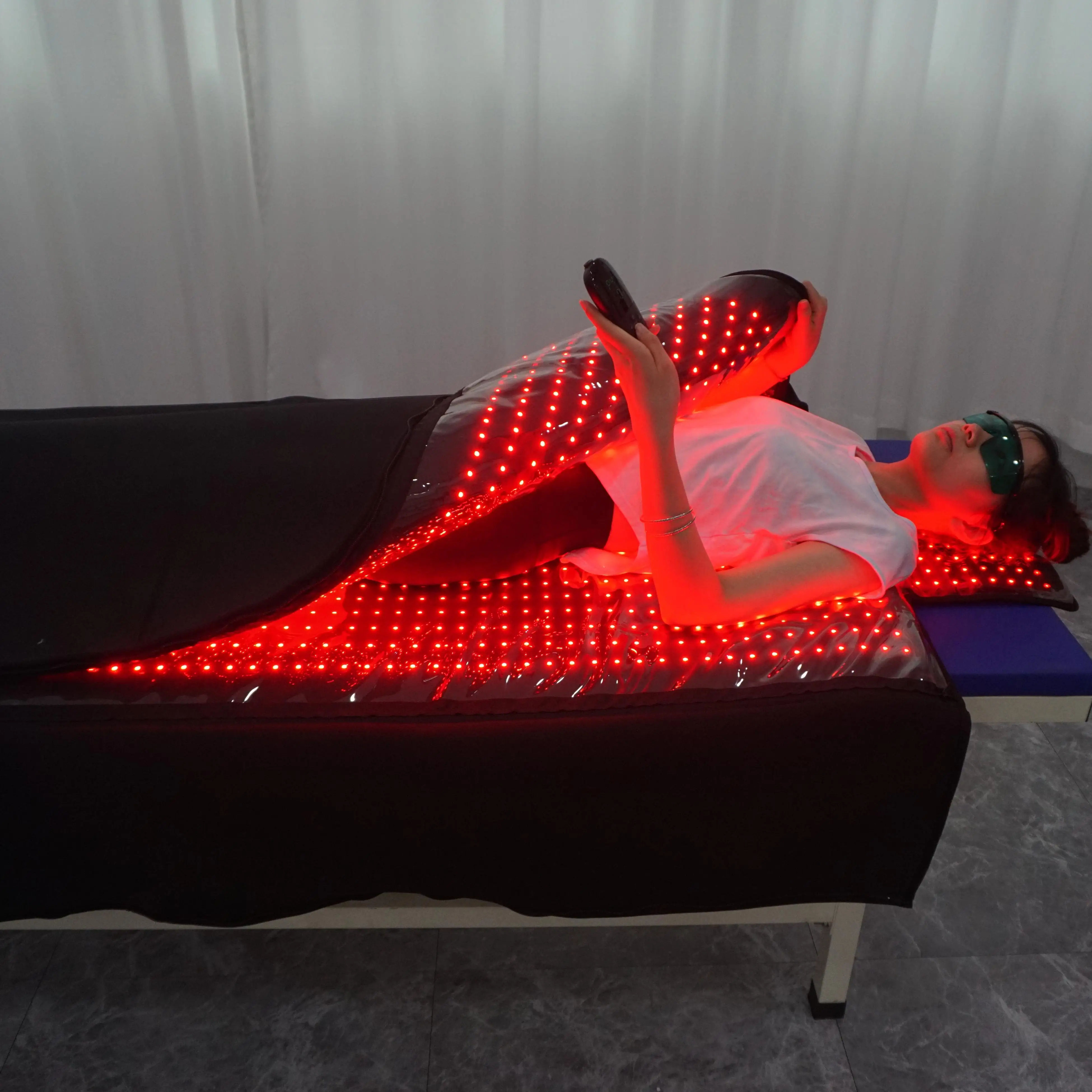 Home Use Pulsed Therapy Device with Timer Full-Body Application Skin Friendly 660nm 850nm 270W Red Light Therapy Sleenping Bag