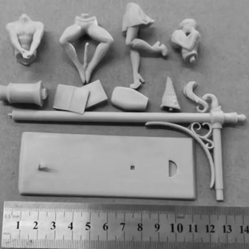 Resin Figure Model Kit Romantic Kiss 1/24 Scale 170mm Overall Height Diy Unassembled and Unpainted Dioramas Boy Toys