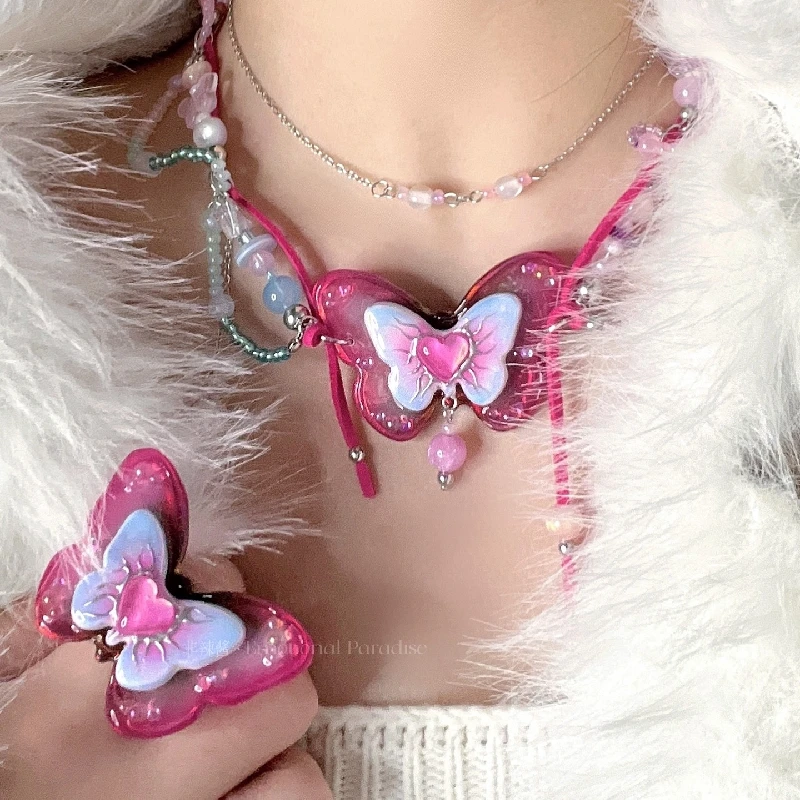 

3032 Creative Handmade Pink Heart Butterfly Soft Ceramic Necklace Ring Dark Cthulhu Decoration Halloween Artwork Customized Gift