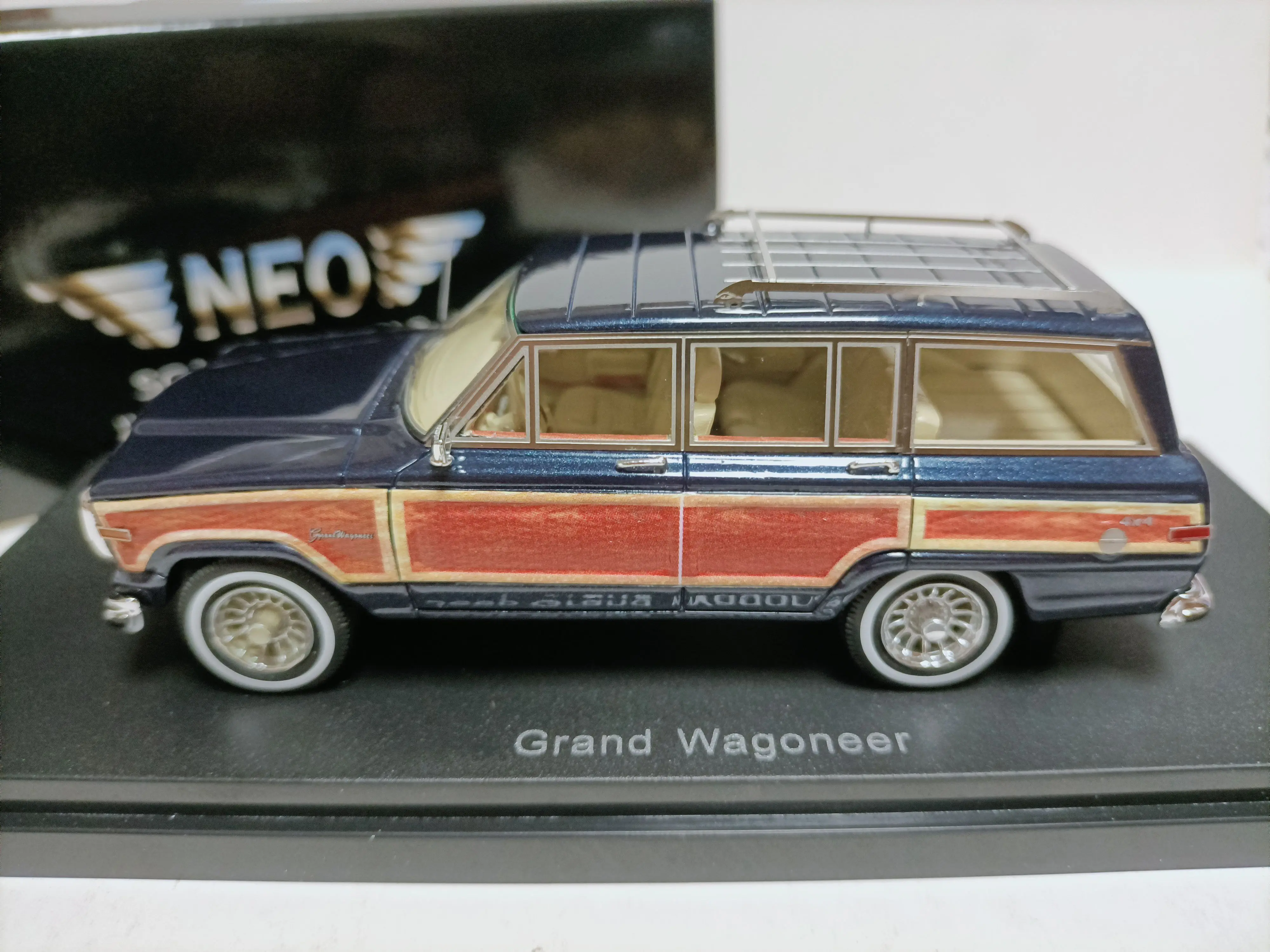 NEO 1:43 Grand Wagoneer SUV Simulation Limited Edition Resin Metal Static Car Model Toy Gift