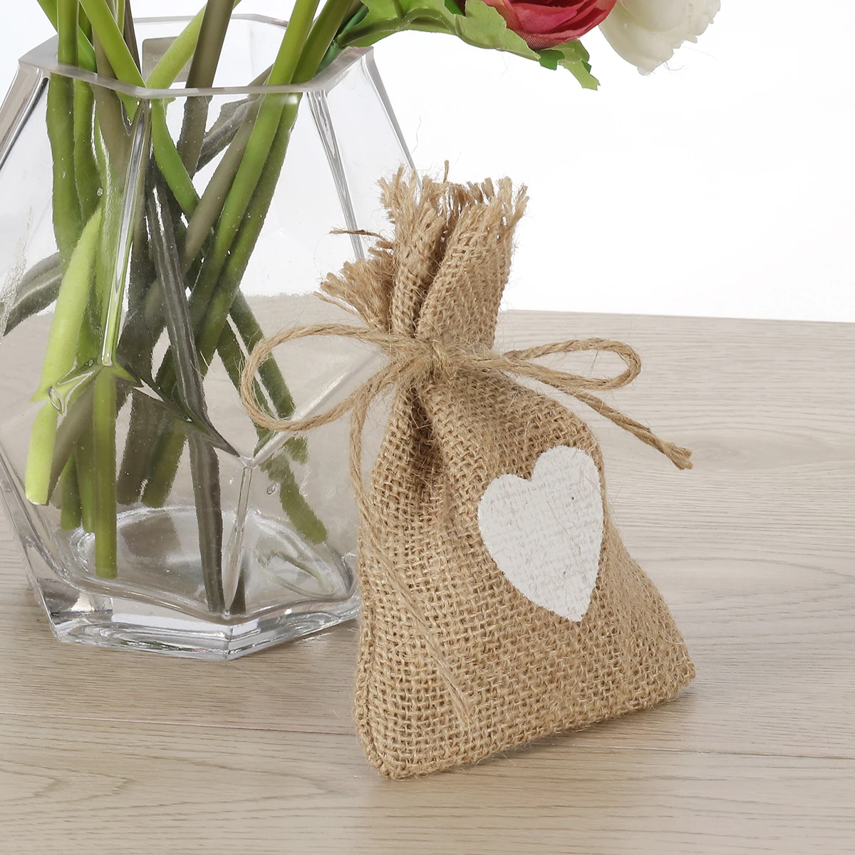 

10PCS Candy Bags Vintage Linen Jute Gift Bags Drawstring Closure 10x14cm Ideal for Jewelry Makeup Wedding Favors Storage