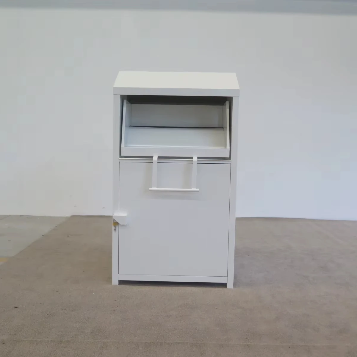 

Коробка для переработки одежды, антимикробная корзина для одежды в употреблении, устойчивая к атмосферным воздействиям коробка для переработки одежды, общественная корзина для пожертвований