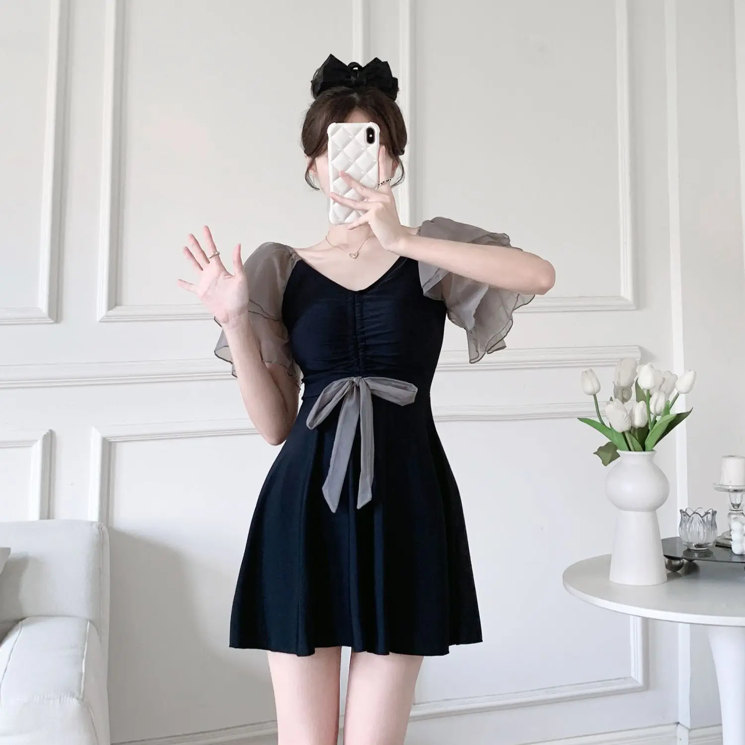 2025 ใหม่อินเทอร์เน็ตคนดังสไตล์ High-end Slimming Belly ชุดว่ายน้ําผู้หญิงแบบอนุรักษ์นิยม One-piece