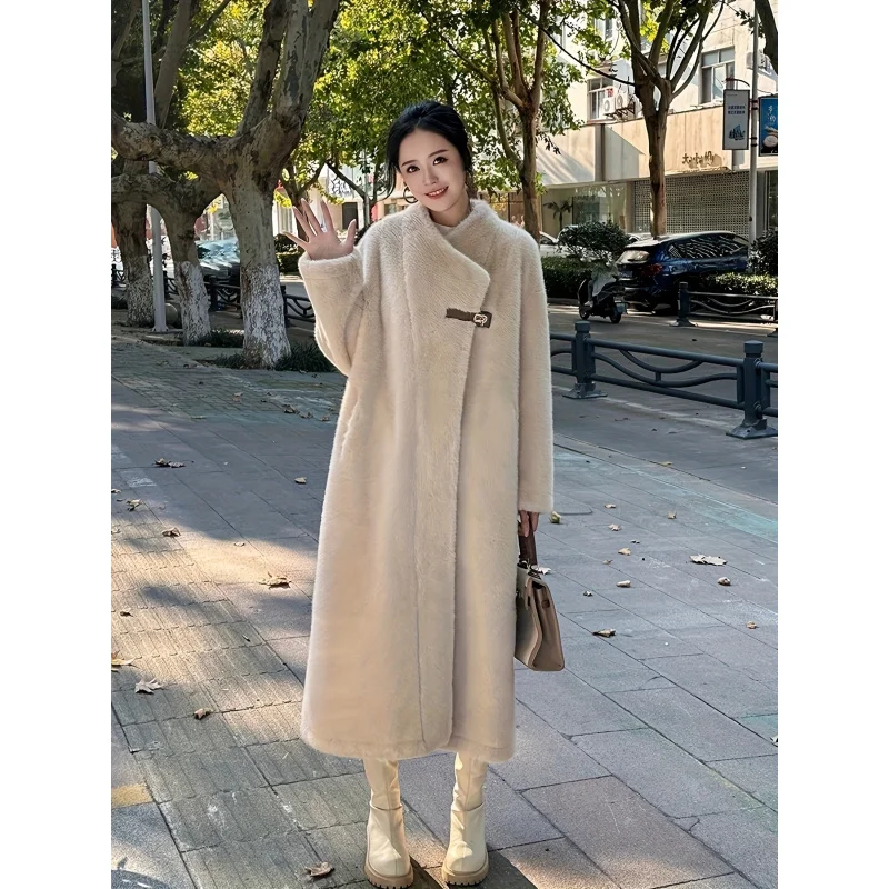 

Women's Elegant Cross Buckle Front Faux Fur Coat - Winter Asymmetric Hem Single-Breasted Design，Hand Wash/Dry Cleaning，Premium C