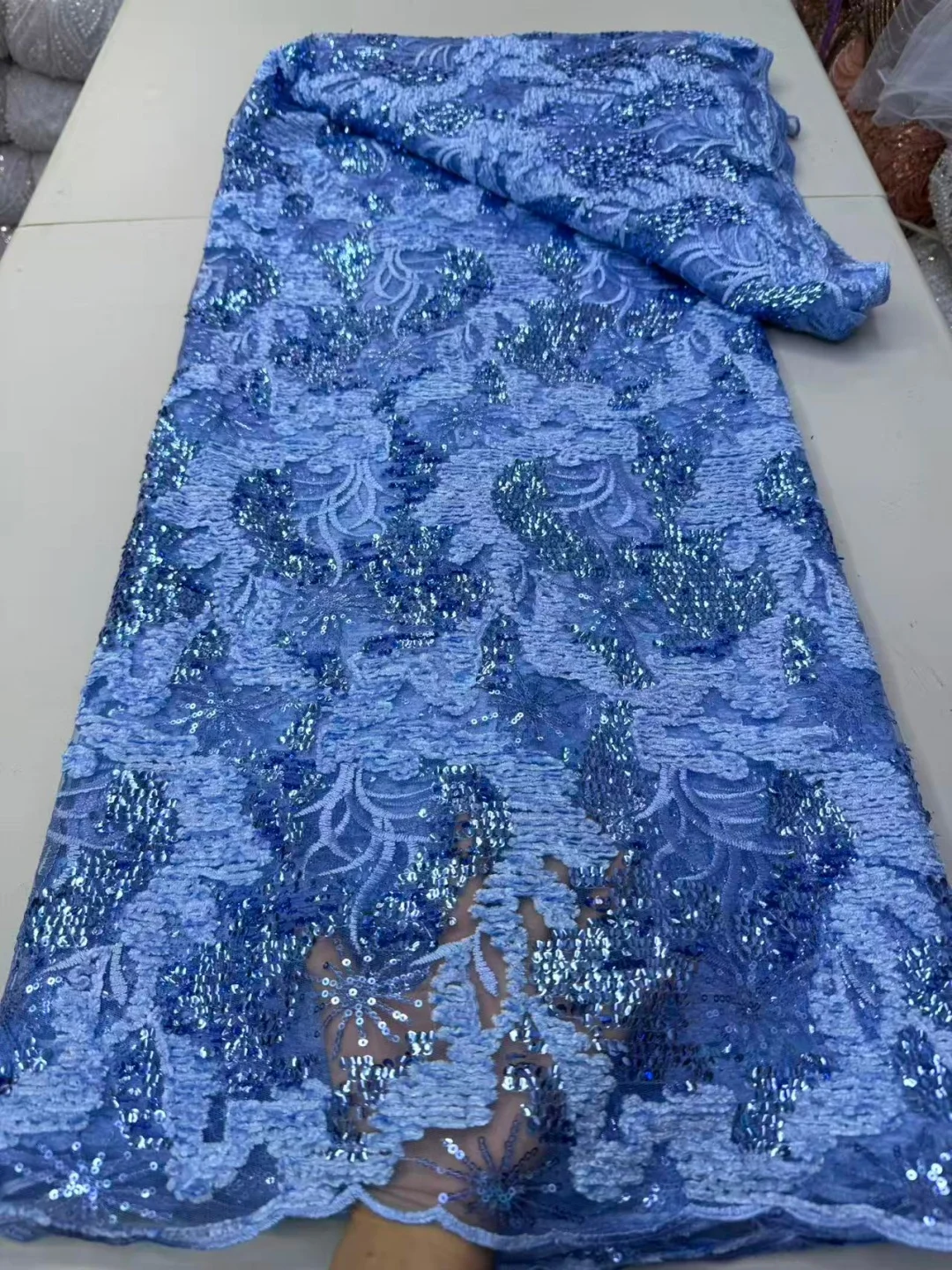 nouveau-tissu-en-dentelle-de-tulle-a-mailles-tissu-de-dentelle-africaine-brode-robe-de-mariee-de-luxe-francaise-a-sequins-tissu-en-filet-de-haute-qualite-2026