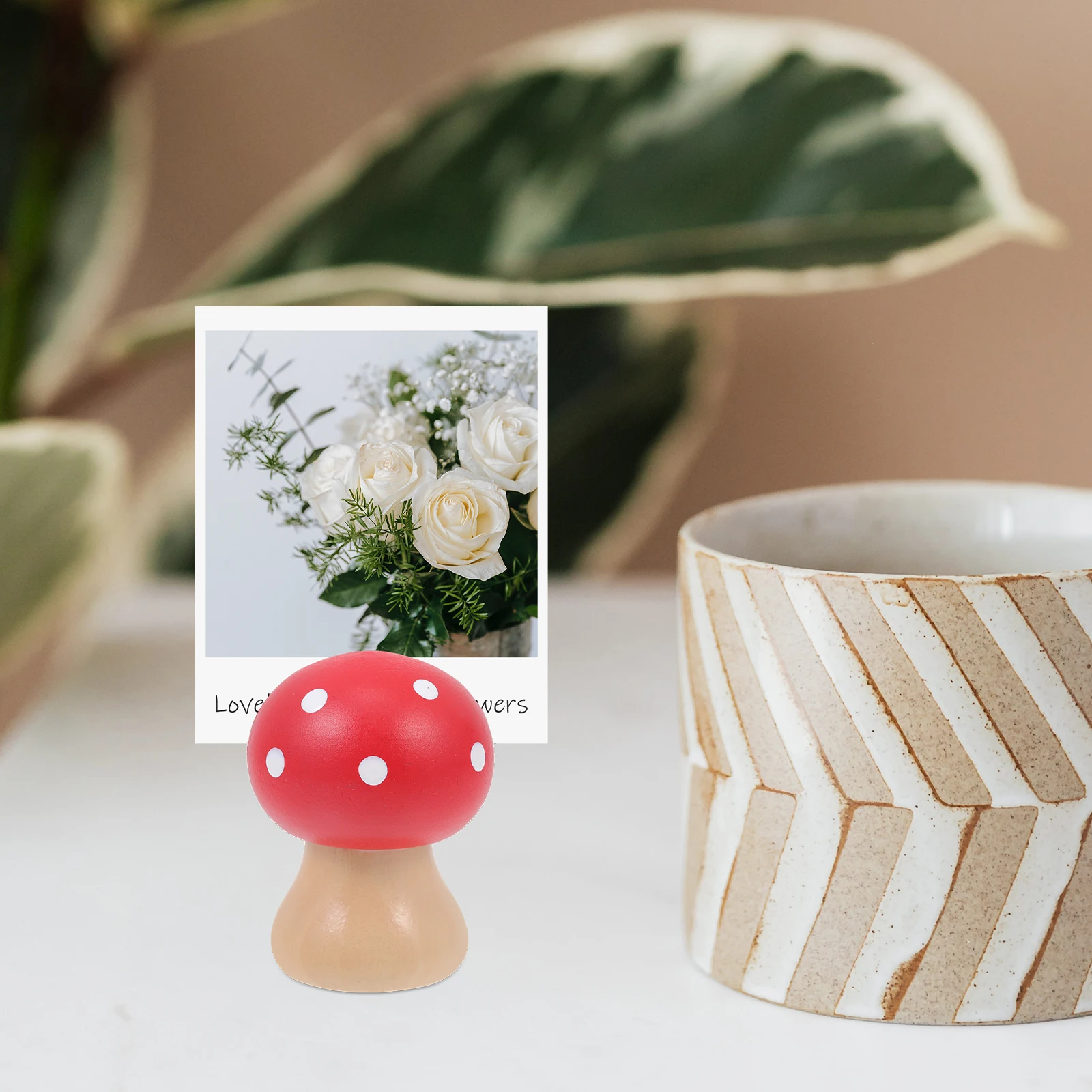 

5Pcs Mushroom Shaped Photo Clips Note Clamps Holder for Photos Cards Memos Wedding Decor Desktop Adorn Photo Holder