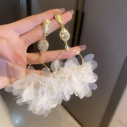 Fashion White Flower Earrings For Women Transparent Crystal Earrings Female Temperament Drop Earrings Jewelry