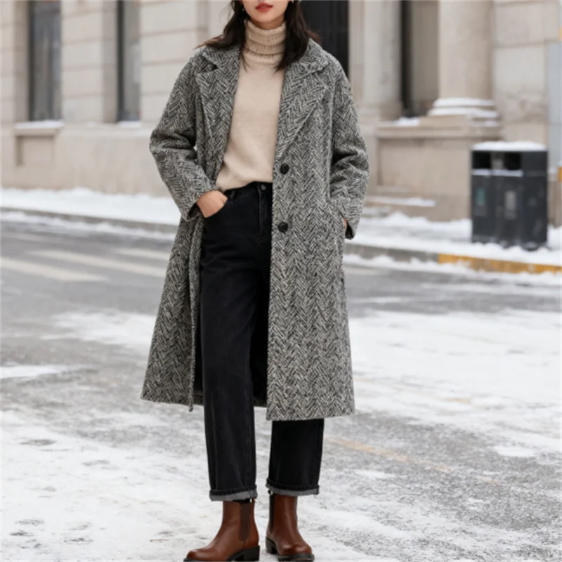 

2025 Fall Fashion Trend: Sexy Herringbone Coat