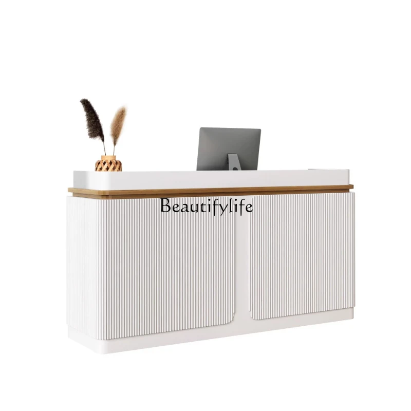 

Beauty salon clothing store company store education and training institution front desk