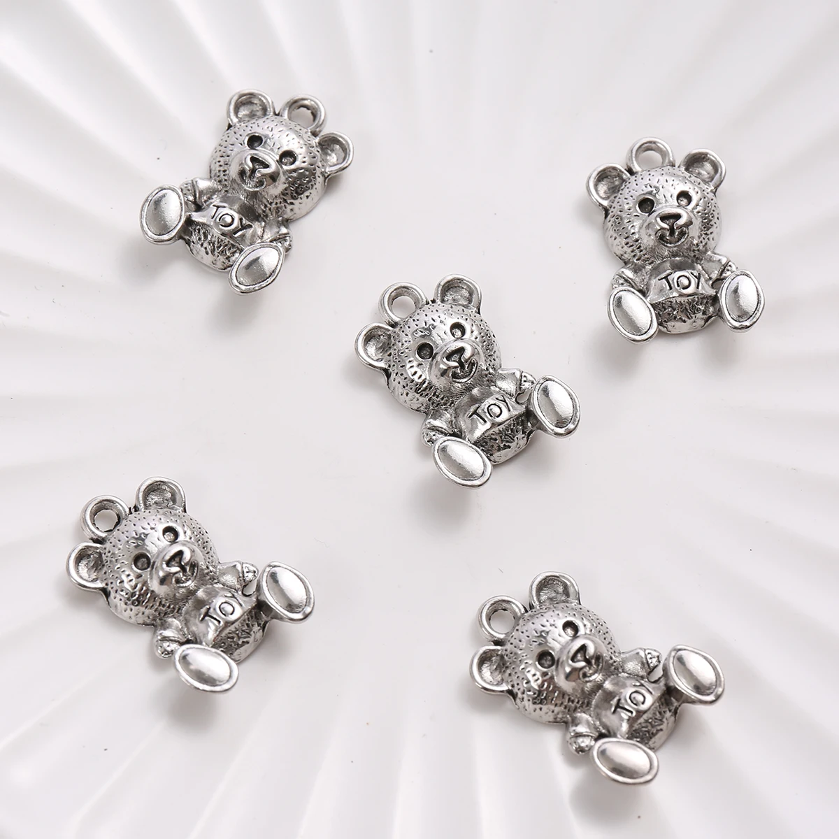 4 Pieces of Simple and Trendy Handmade Accessories, Bear Charms with Textured Surface, Suitable for DIY Bracelets, Necklaces, and Earrings, Cool Style Jewelry DIY Basic Handmade Materials view 2