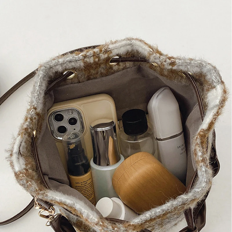Tweed-Karo-Umhängetasche mit Kordelzug, klassische karierte Damenhandtasche, Retro-Make-up-Tasche, elegante Herbst-/Wintertasche – Detail 2