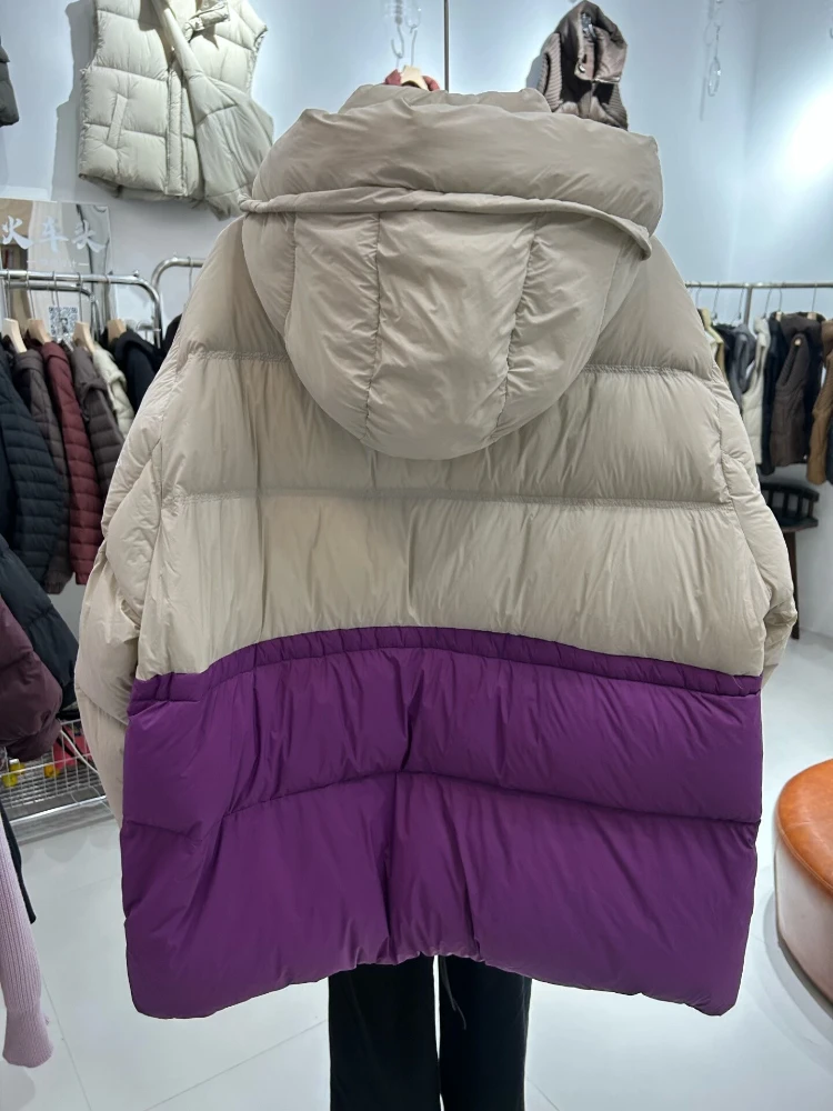 Damska kurtka puchowa średniej długości 2025 Nowa koreańska luźna parka z kapturem w kontrastowych kolorach Zimowa gruba, obszerna kurtka puchowa z 90% białego puchu kaczego