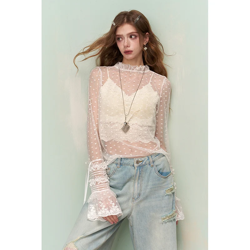 ELFSACK Atasan Jaring Renda Tipis Wanita Blus Hem Berkerut Lengan Panjang dengan Motif Hati, Atasan Crop Berlapis Seksi untuk Musim Semi Musim Panas