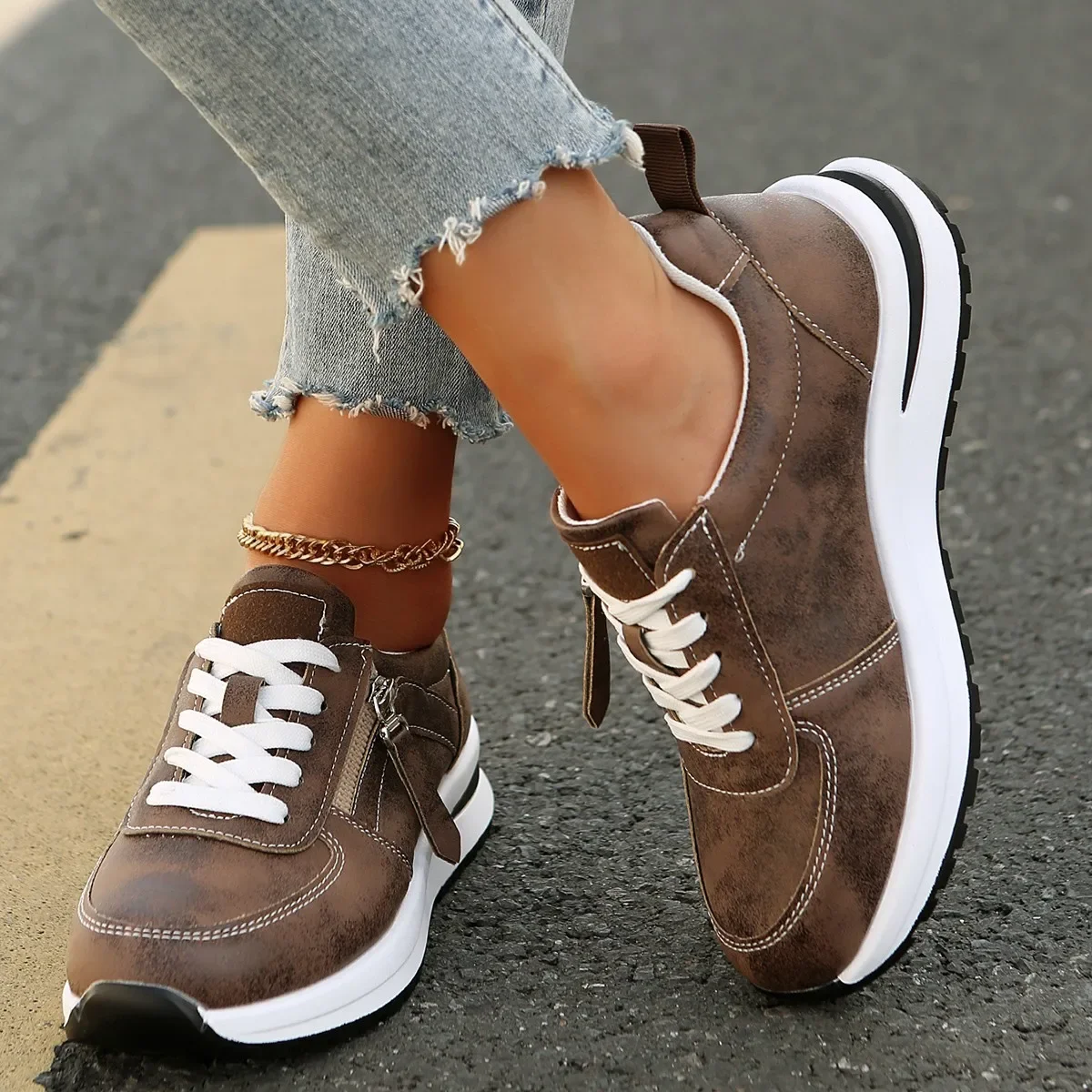 Chunky Sneaker Men Designer Tire Bottom Running Shoes Fashion Casual Microfiber Leather Fabric Zwiększona wewnętrzna platforma Buty