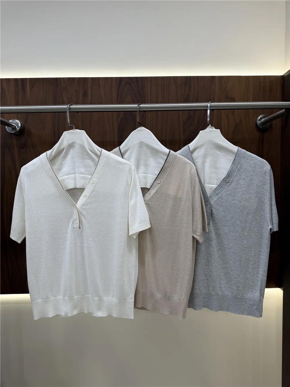 

Women's V-Neck Short-Sleeve Knit Top Linen-Silk Blend Breathable Versatile T-shirts