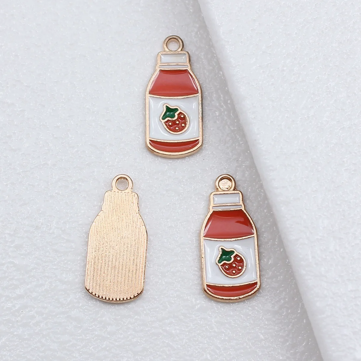 

20 шт. 22x10 мм красно-белые подвески-шармы в форме клубники и йогурта для изготовления украшений своими руками