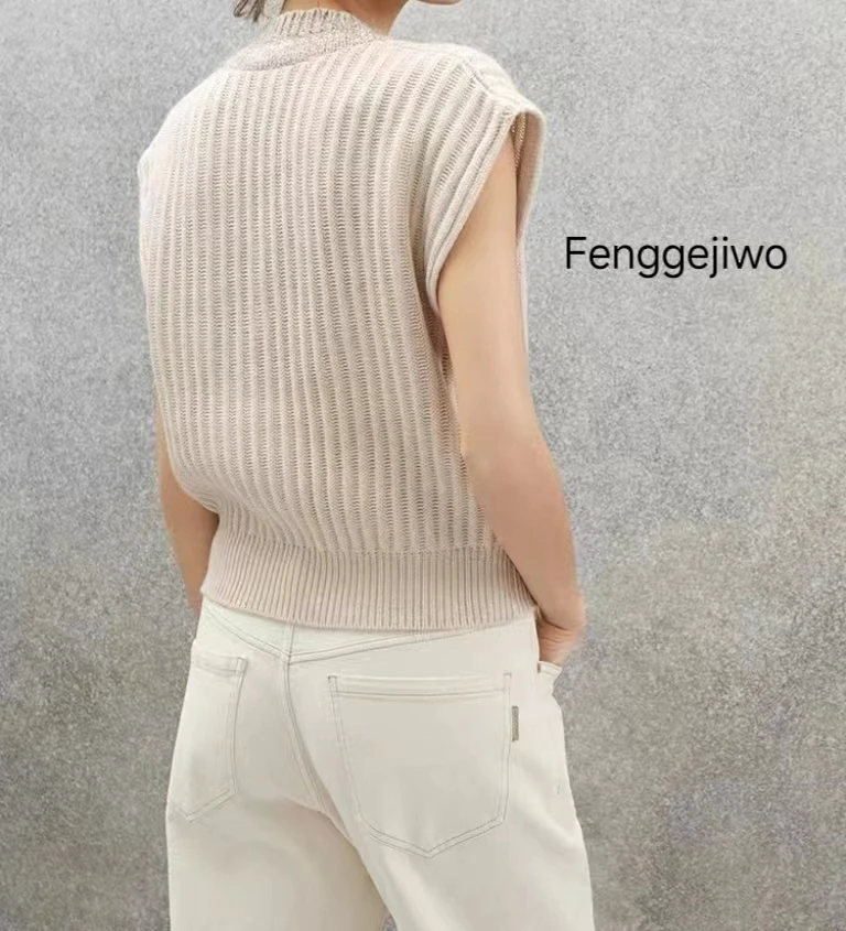 

Fenggejiwo Pure Cashmere Tank Top 100% Pure Cashmere Neckline Gold Thread Material is Simple, Atmospheric, Practical, Perfect Fl