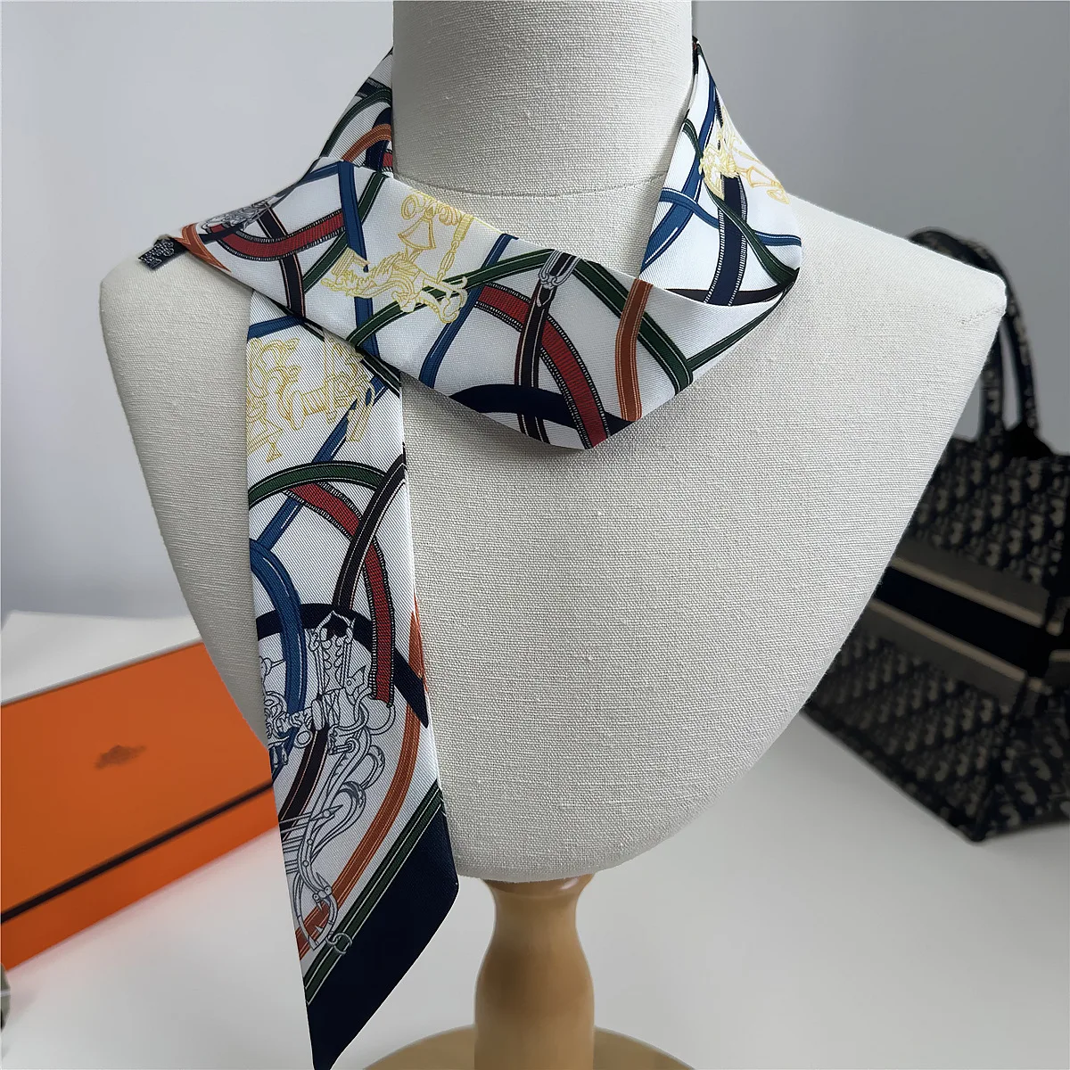 2026 Versatile Women's Twill Ribbon Tie Bag Handle Ribbon Headband Hot Selling Geometric Belt Chain Print Small Scarf Silk Scarf view 3