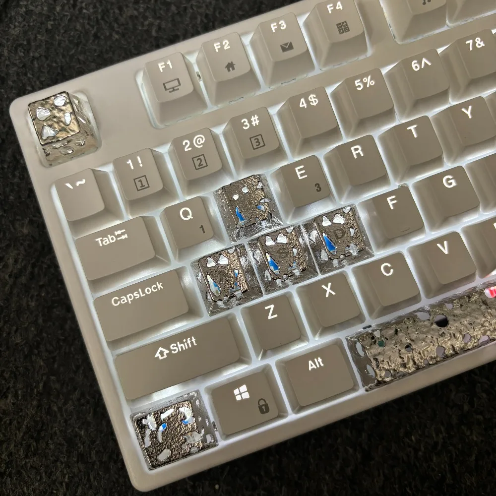 

Pure Copper 925 Keycap Hollow-out Light-transmitting Cherry Profile Universal Joint CNC Single Piece Game Accessories Ergonomics