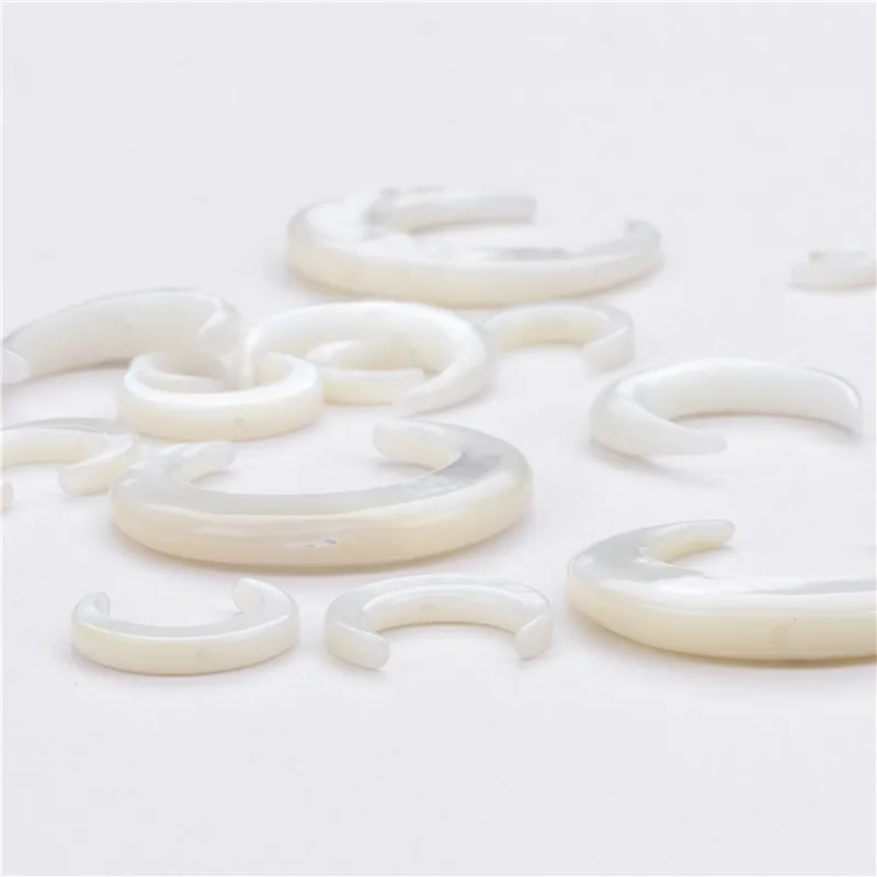 White Shell Crescent Charms Natural Mother of Pearl Shell Moon Crescent Pendant Charms For DIY Jewelry Making Necklace Earrings
