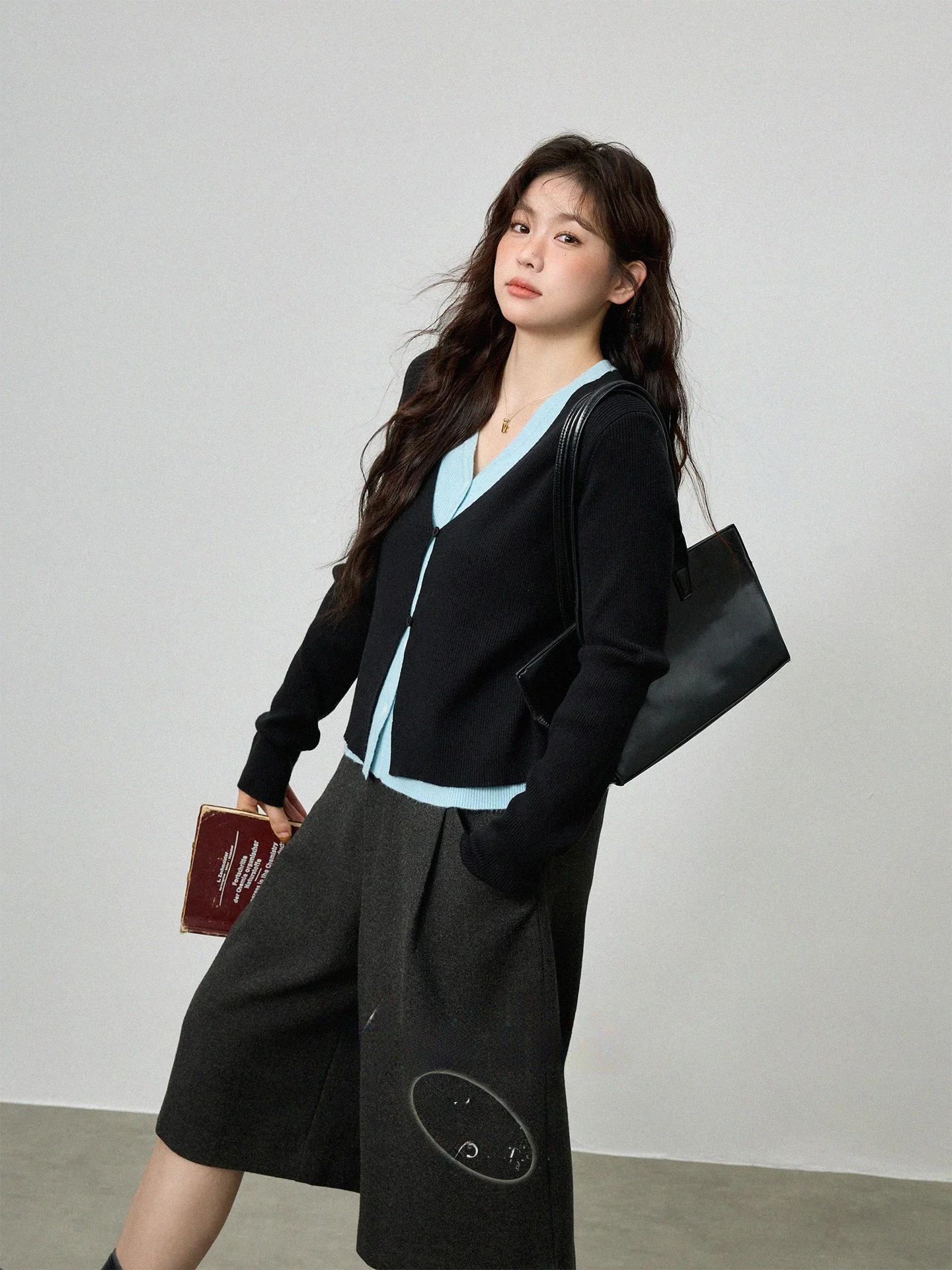 

Цветной вязаный длинный кардиган размера плюс, утягивающий искусственный двухсекционный корейский свитер больших размеров, дышащий кожаный свитер...