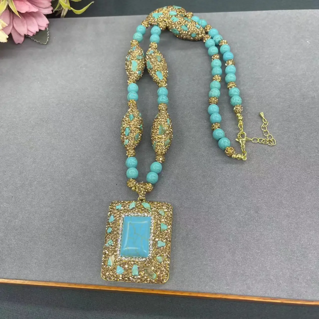 New turquoise fashionable handmade design inlaid turquoise Internet celebrities with the same color-preserving jewelry set