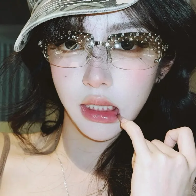 

Star Wrap Around Decorative Large Frame Fashion Sunglasses Ladies Y2K Style Cool Summer Party Glasses Men