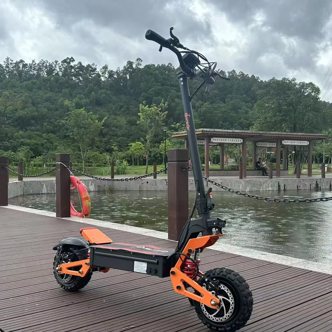 โรงงาน STLF ประเทศจีน ขายส่งสกู๊ตเตอร์ไฟฟ้ามอเตอร์คู่ 6000w ความเร็วสูง ระยะไกล สำหรับขับขี่ออฟโรด