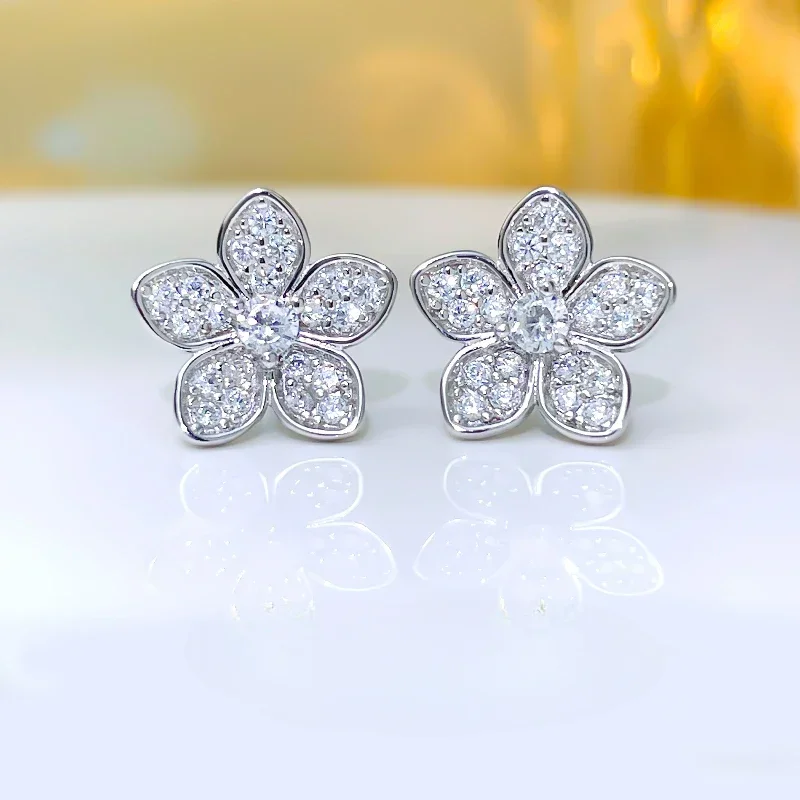 Desire Fashion Versatile Commuter Daily 925 Sterling Silver Flower Earrings with High Carbon Diamond Inlay Design