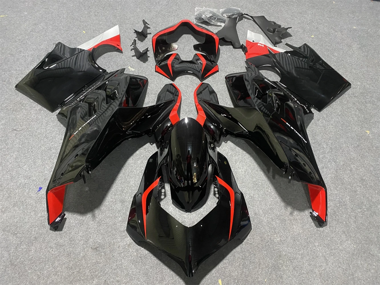 Nuove carenature Kit corpo intero per veicolo Capotasto membro esterno completo per Panigale V4 V4S V4SL V4SP V4R 2020 2021 2022 Nero lucido