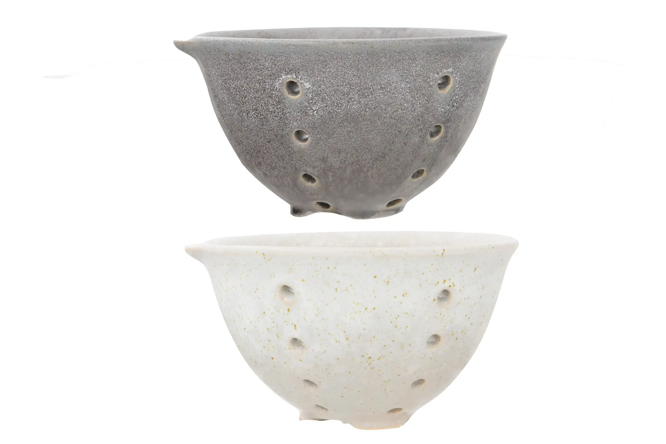 

Creative Co-Op Round Stoneware Berry Bowls with Spouts & Reactive Glaze Finishes (Set of 2 Colors)
