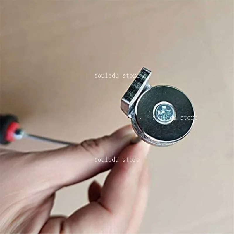 Suitable for strong magnetic oil drain pan screw disassembly tool, wrench, anti oil magnetic suction head disassembly tool
