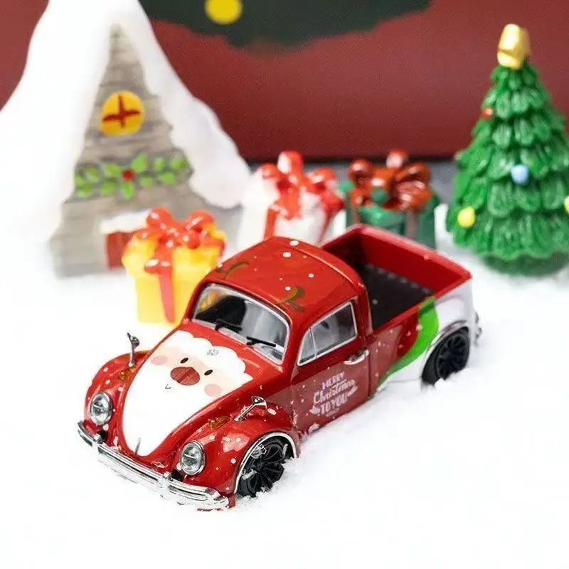 

Liberty 1:64 Christmas themed livery Beetle pickup truck simulation alloy car model-With accessories