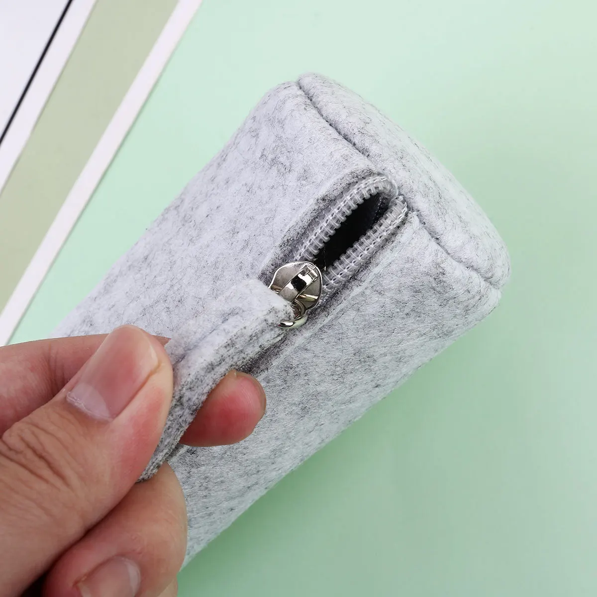 

4Pcs Pencil Case Felt Stationery Organizer Makeup Pouch Bags Round Light Grey Dark Grey Durable Practical Zipper Pen